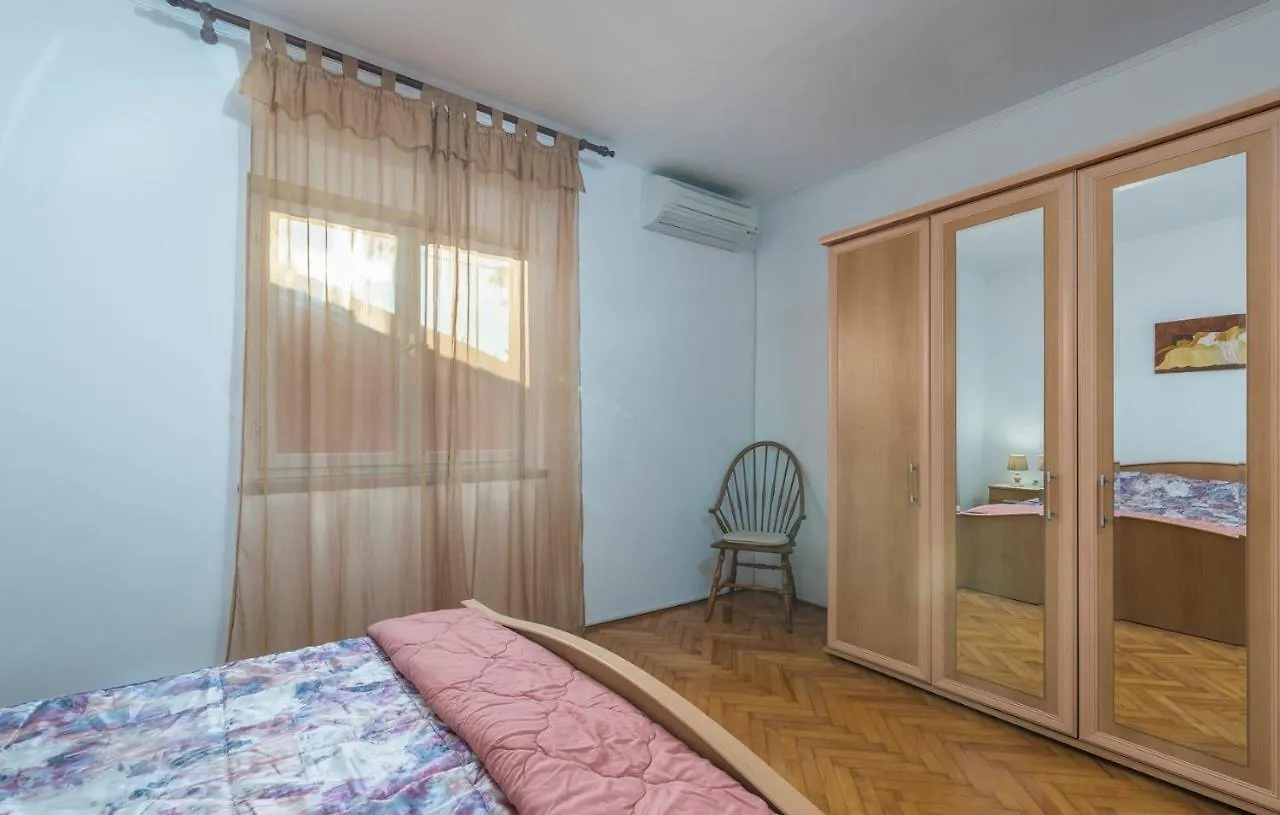 Ferienhaus Zora With Whirlpool Sveti Lovreč Pazenatički 0*,  Kroatien