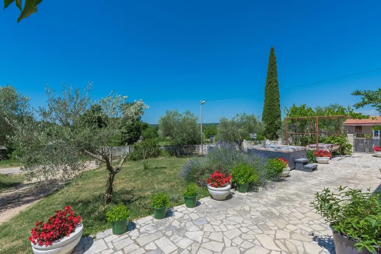 Ferienhaus Zora With Whirlpool Sveti Lovreč Pazenatički Apartamento